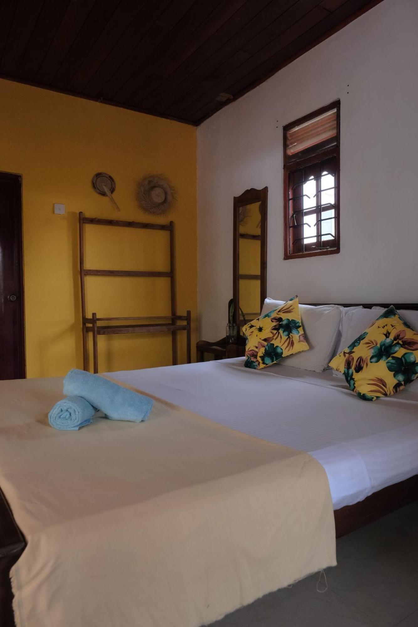 Happyshack Hostel Mirissa Luaran gambar